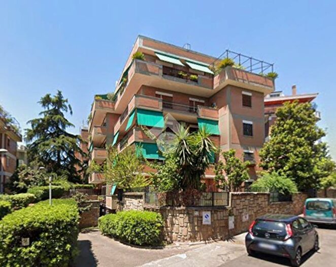 Appartamento con 6 locali in vendita in Via Dino Frescobaldi, Roma