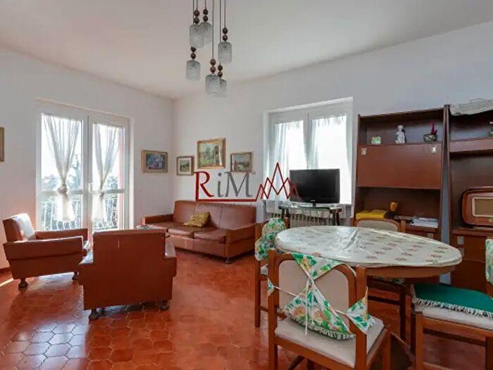 Casa trilocale in vendita in Strada Seconda, Nebbiuno