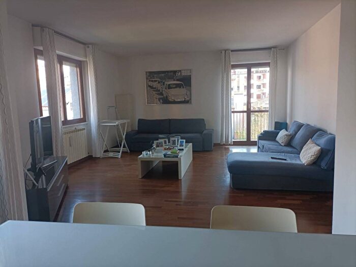 Appartamento quadrilocale in affitto in Via San Michele, Bosto, Varese
