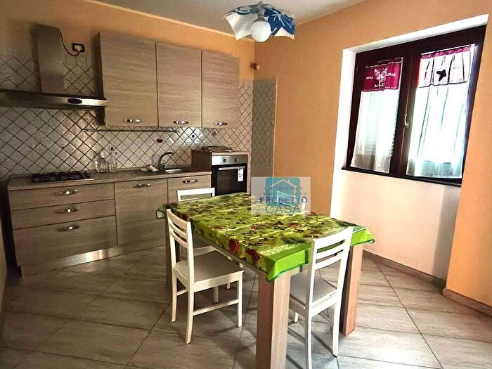 Appartamento con 5 locali in affitto in VIA GIANNONE, Centro, Marigliano
