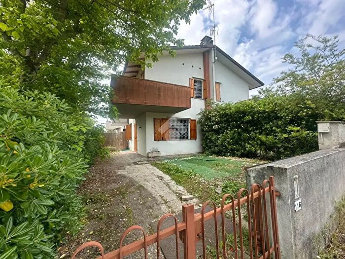 Appartamento trilocale in vendita in Viale Pablo Picasso, Ravenna