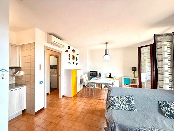 Appartamento trilocale in vendita in Via Amsicora, Villasimius