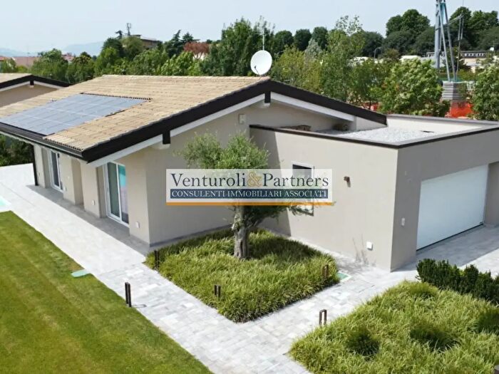 Casa con 5 locali in vendita in Via Piave, Calvagese Della Riviera