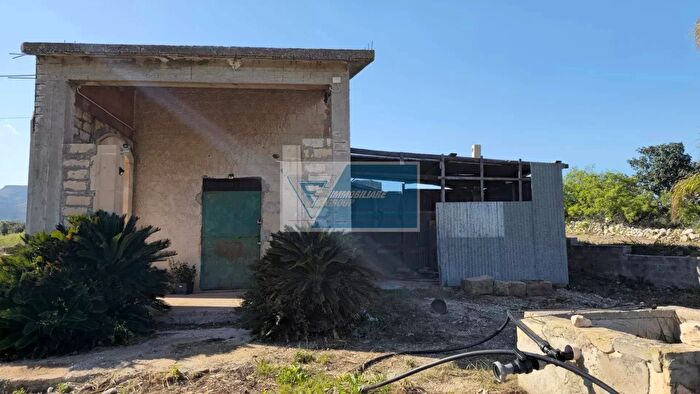 Casa trilocale in vendita in Avola