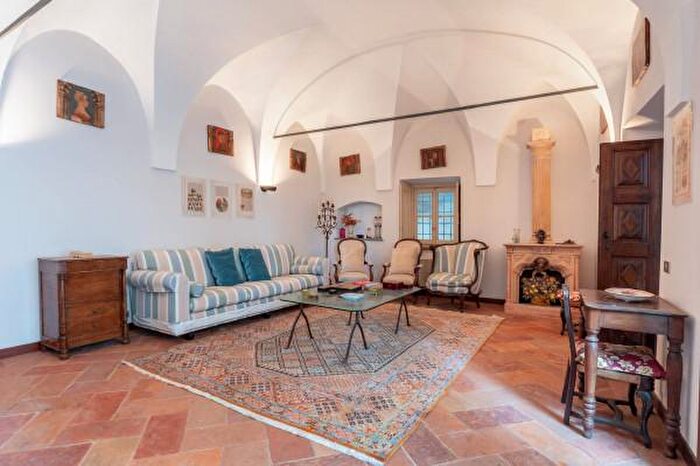 Casa con 6 locali in vendita in Via Aureliano Beccaria, Montu Beccaria