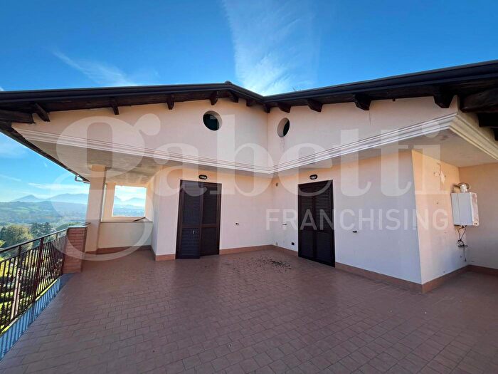 Appartamento quadrilocale in vendita in Via Iacobelli Snc, Alvignano