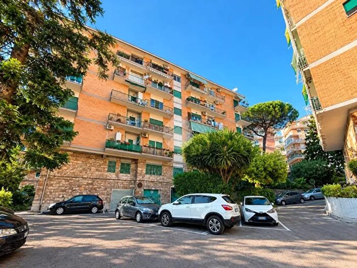 Appartamento trilocale in vendita in Via Michelangelo da Caravaggio, Napoli