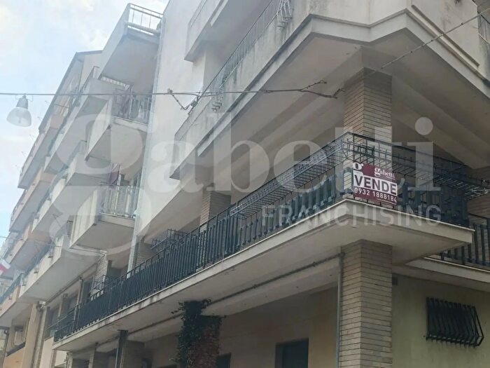 Appartamento con 15 locali in vendita in Via Stesicoro, Ragusa