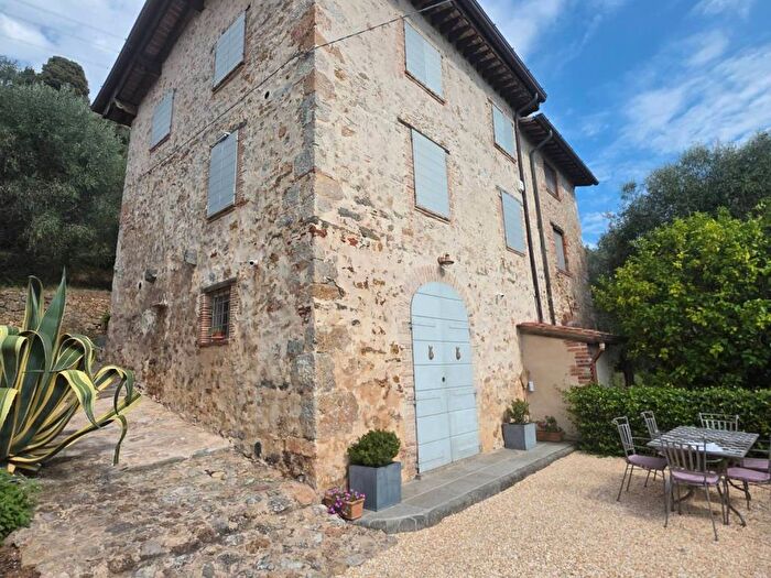 Casa quadrilocale in affitto in Camaiore Paese, Camaiore