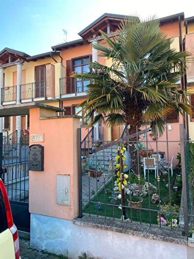 Casa quadrilocale in vendita in Vigevano