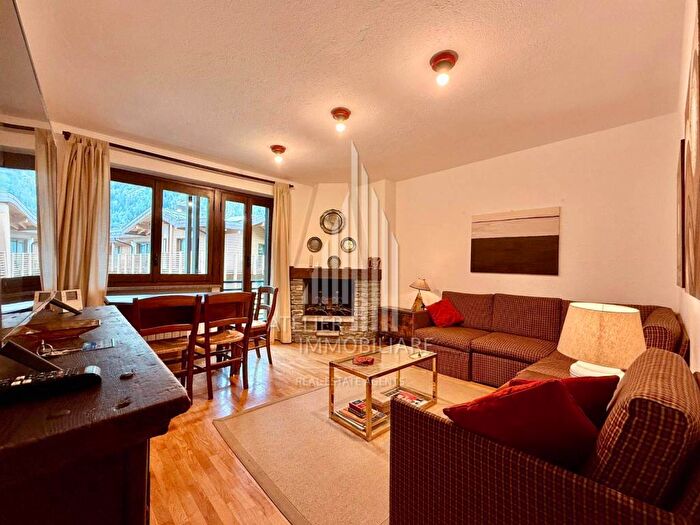 Appartamento trilocale in affitto in Via Regionale, Centro, Courmayeur