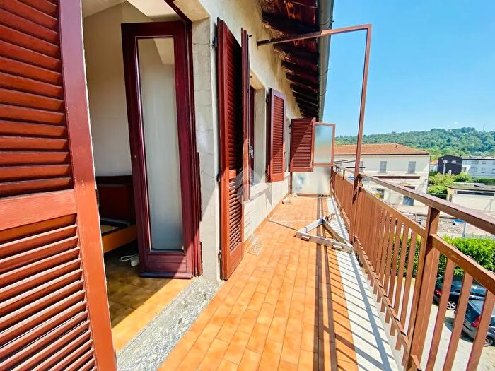 Appartamento trilocale in vendita in Largo Giugno, Cantu