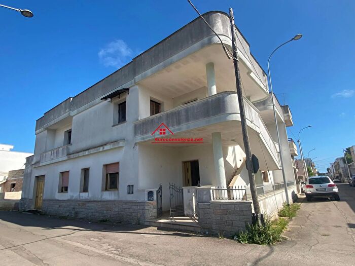 Casa bilocale in vendita in Via Camillo Benso Conte di Cavour, Melissano