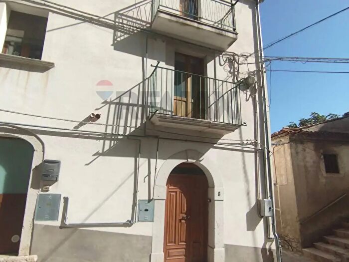 Casa con 5 locali in vendita in Via Chiesa, Gildone