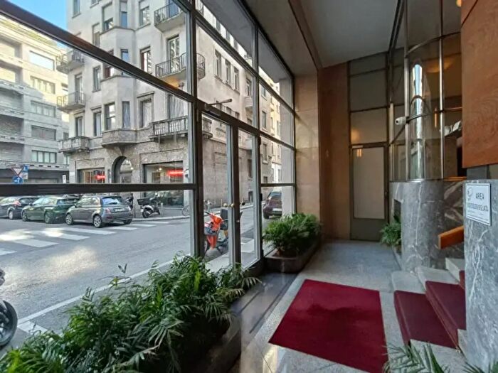 Appartamento quadrilocale in affitto in Via dell'Annunciata, Milano