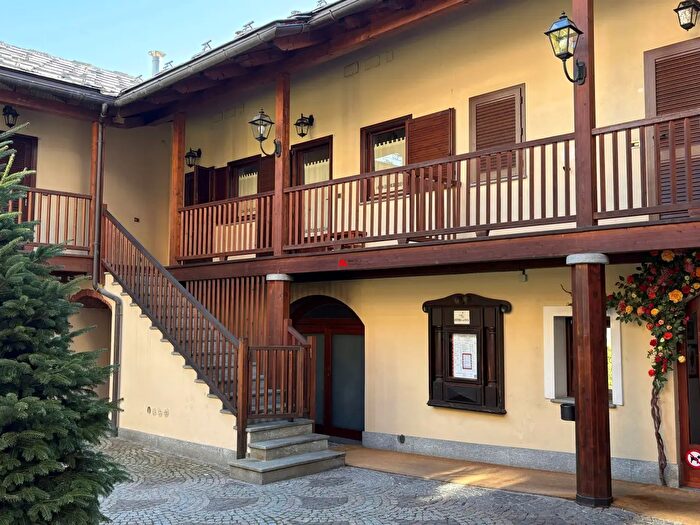 Appartamento quadrilocale in affitto in Via Edouard Aubert, Aosta
