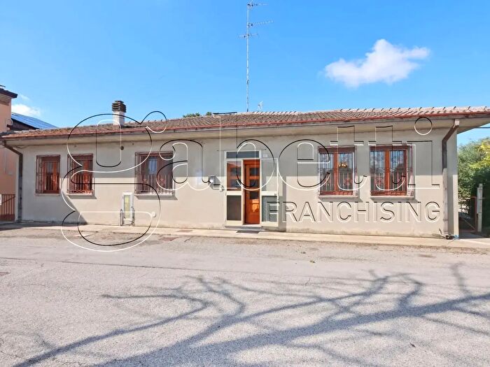 Casa con 8 locali in vendita in Via Piero Gobetti, Ostellato