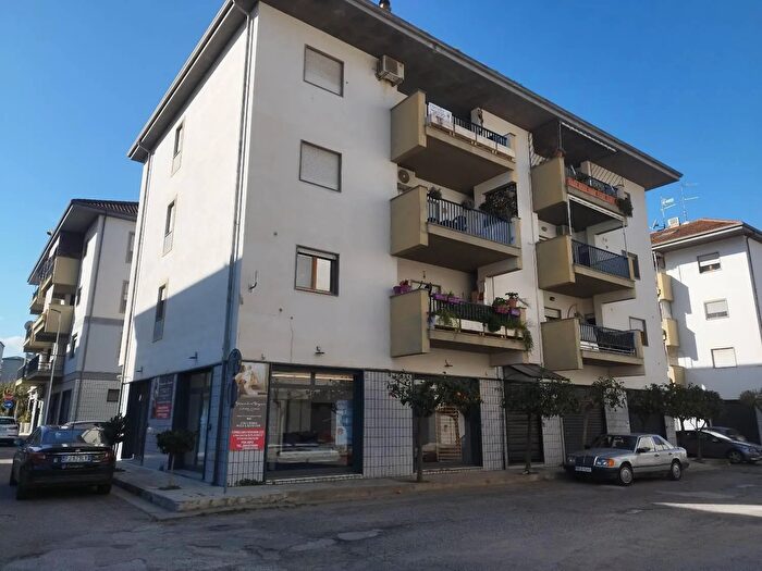 Appartamento con 6 locali in vendita in Via San Francesco di Sales, CoriglianoRossano
