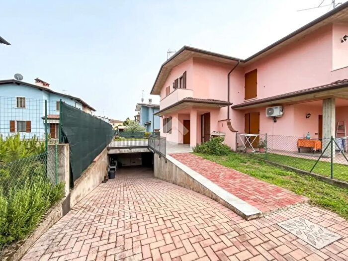 Casa quadrilocale in vendita in Via Paolo Borsellino, Azzano Mella