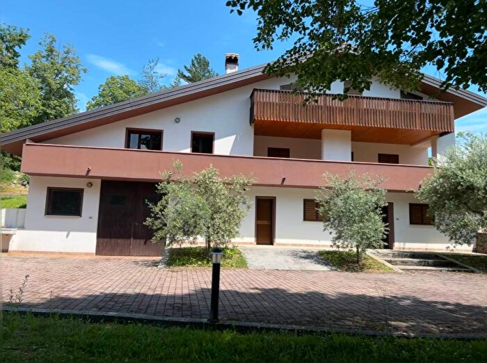 Casa con 8 locali in vendita in Cividale Del Friuli