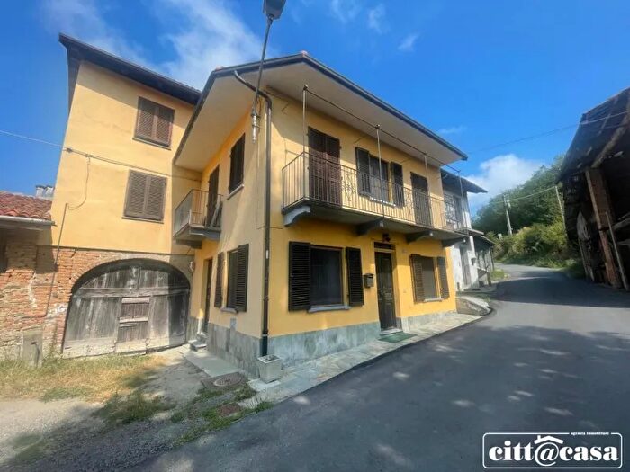 Casa con 7 locali in vendita in Casalborgone