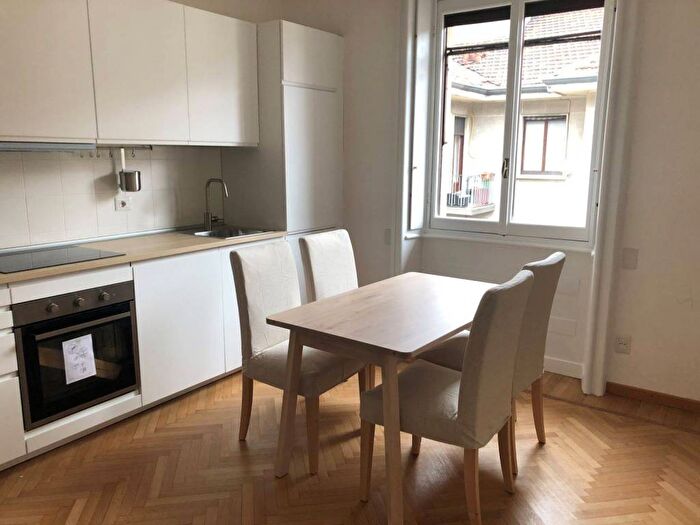 Appartamento bilocale in affitto in Via della Moscova, Turati, Milano