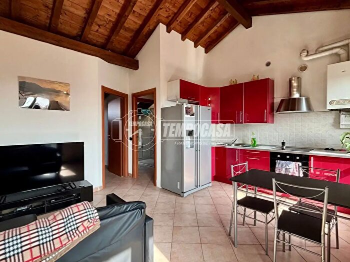 Appartamento bilocale in vendita in Via San Desiderio, Correzzana