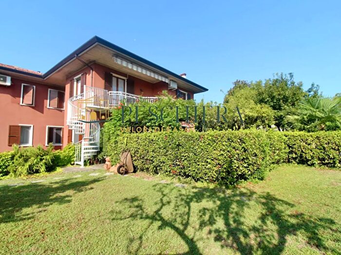 Appartamento trilocale in vendita in Via Piemonte, Peschiera Del Garda