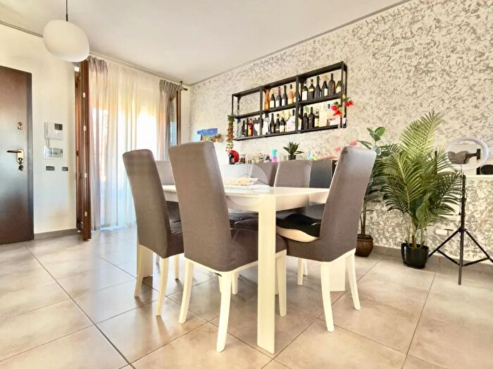 Casa quadrilocale in vendita in Via Roccalumera, Roma