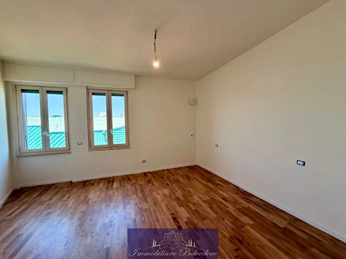 Appartamento trilocale in vendita in Via Antonio Santucci, Firenze