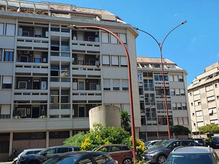 Appartamento trilocale in affitto in Piazza Quarto dei Mille, Ostia Ponente, Roma