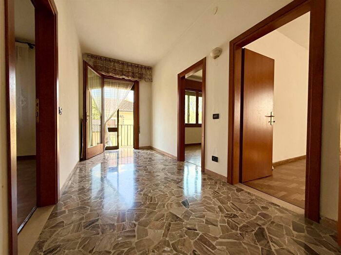 Casa con 5 locali in vendita in Via Montà, Padova