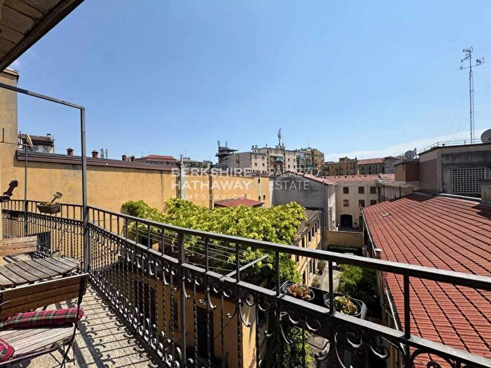 Appartamento trilocale in affitto in Ripa di Porta Ticinese, Navigli Darsena, Milano
