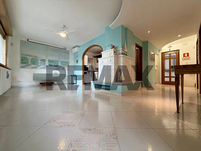 Appartamento trilocale in vendita in Viale Miramare, Trieste