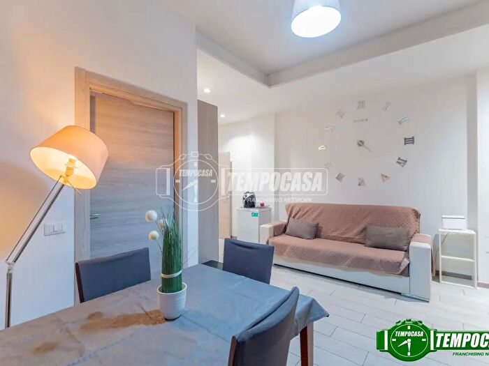 Appartamento bilocale in vendita in Via Renato Simoni, Milano