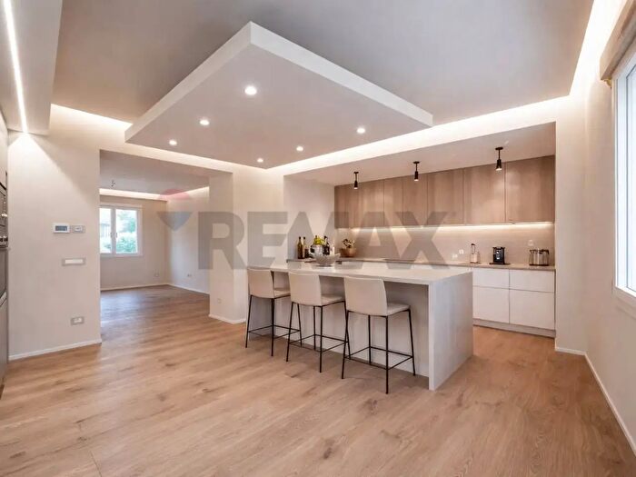 Appartamento con 6 locali in vendita in Viale Cavour C, Ferrara