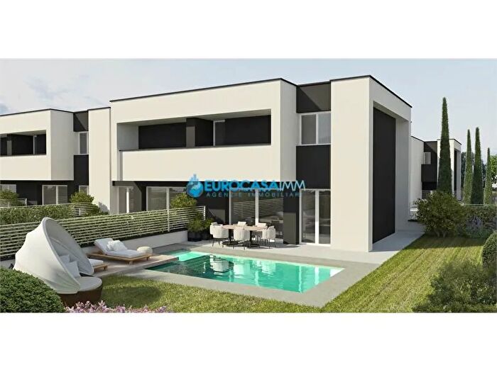 Casa con 5 locali in vendita in Via Rebucci Carpi Mo, Carpi