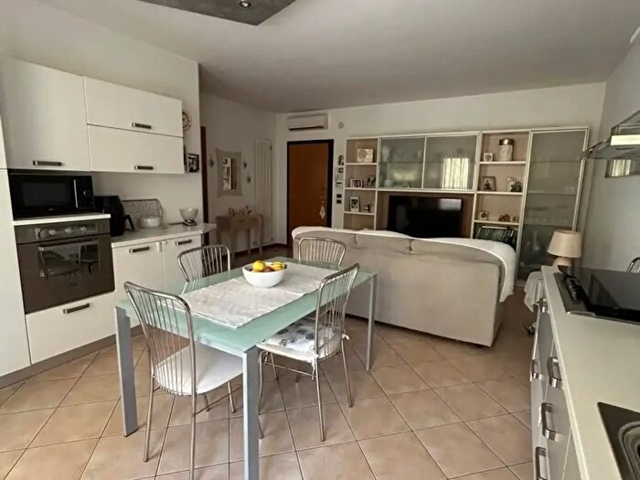 Appartamento trilocale in vendita in Via Via Stradone, Torri Di Quartesolo