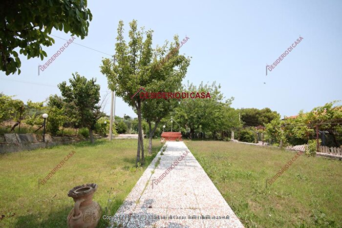 Casa con 12 locali in vendita in Casteldaccia