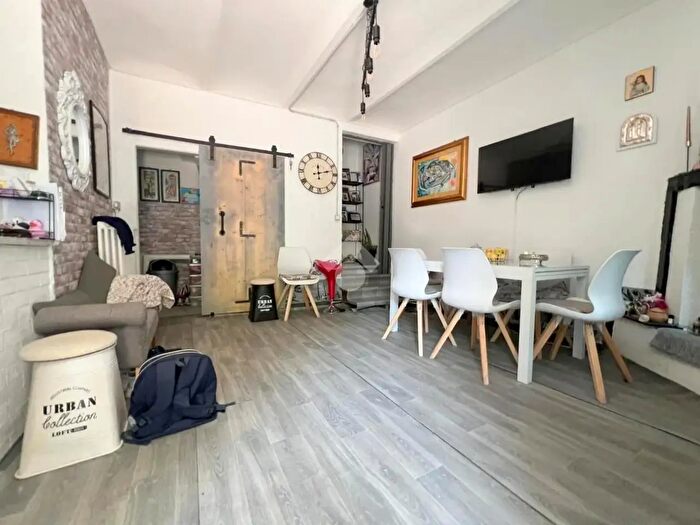 Casa con 5 locali in vendita in Frazione Quarto Superiore, Asti