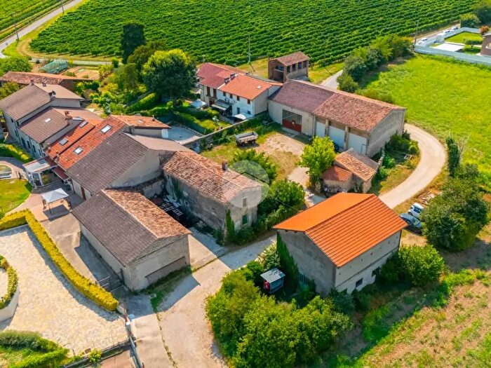 Casa con 6 locali in vendita in Via Montecurto di Sopra, Lavagno