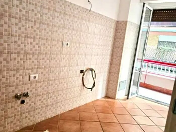 Appartamento trilocale in affitto in Via Alessandro Piola Caselli, Roma