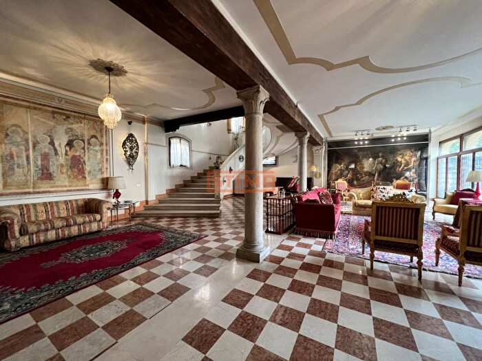 Casa con 6 locali in affitto in Duomo, Treviso