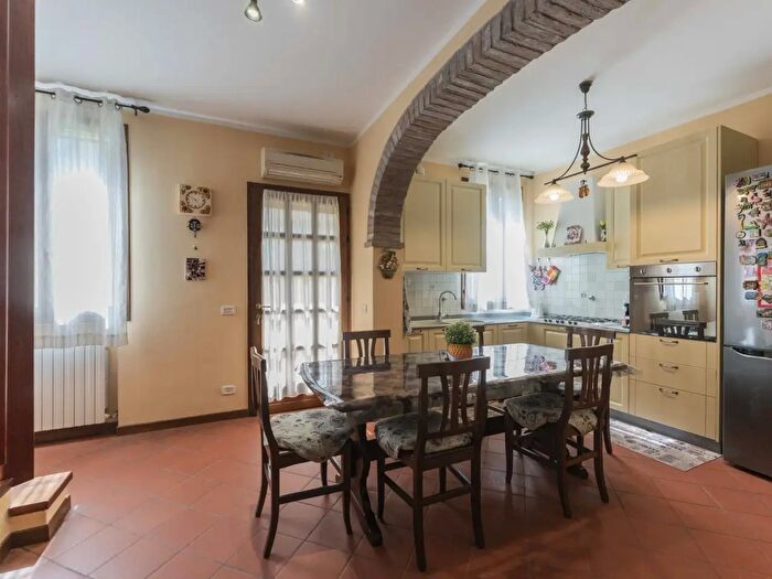 Casa quadrilocale in vendita in Via Massumatico g, San Pietro In Casale