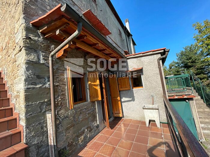 Casa trilocale in vendita in Località Castelnuovo, Rufina