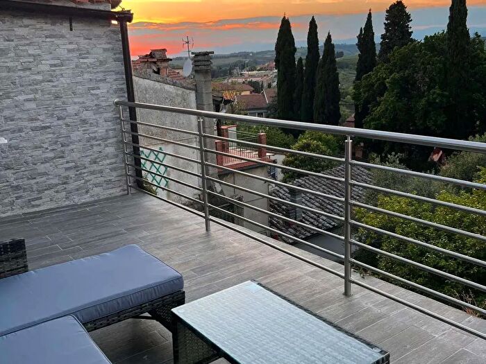 Appartamento con 5 locali in vendita in Piazza Machiavelli, Montespertoli