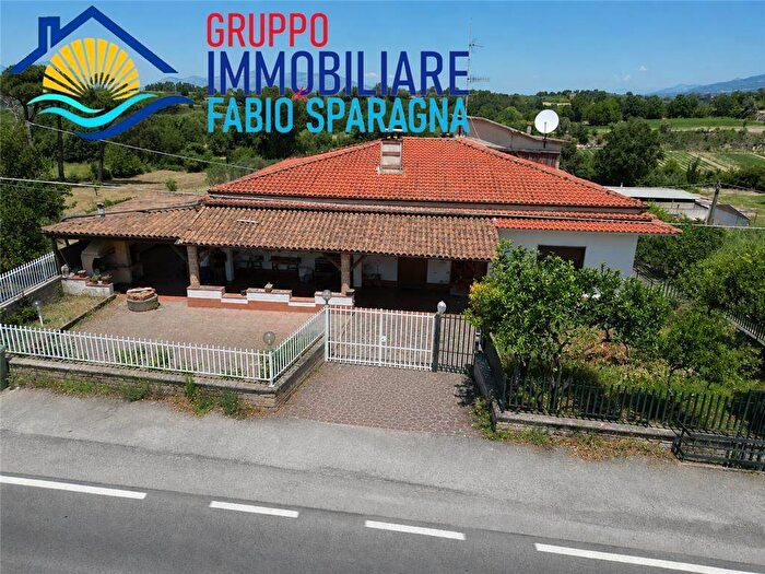Casa con 6 locali in vendita in via travata, Sessa Aurunca