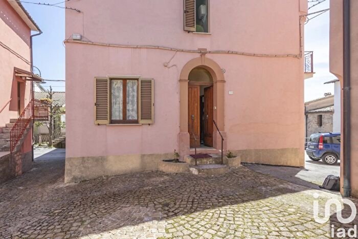 Casa con 8 locali in vendita in Via della Posta, Apiro