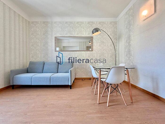 Appartamento bilocale in affitto in Via Giuseppe Parini, Porta Nuova, Milano
