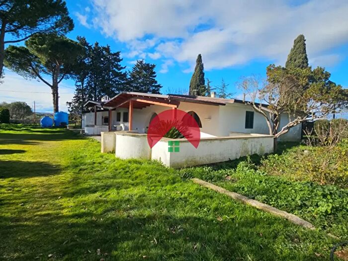 Casa con 7 locali in vendita in Strada Provinciale Matera Gioia del Colle, Matera